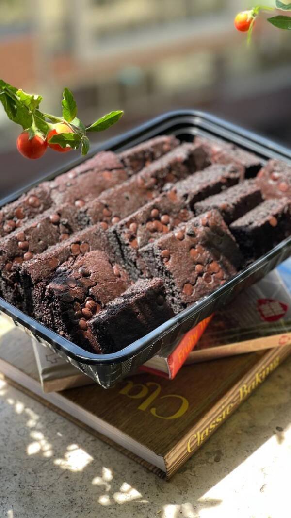 Brownies for 4 - Image 2